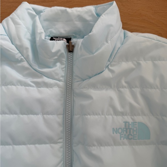 The North Face Women's Sky Blue Puffer Jacket - Picture 2 of 2
